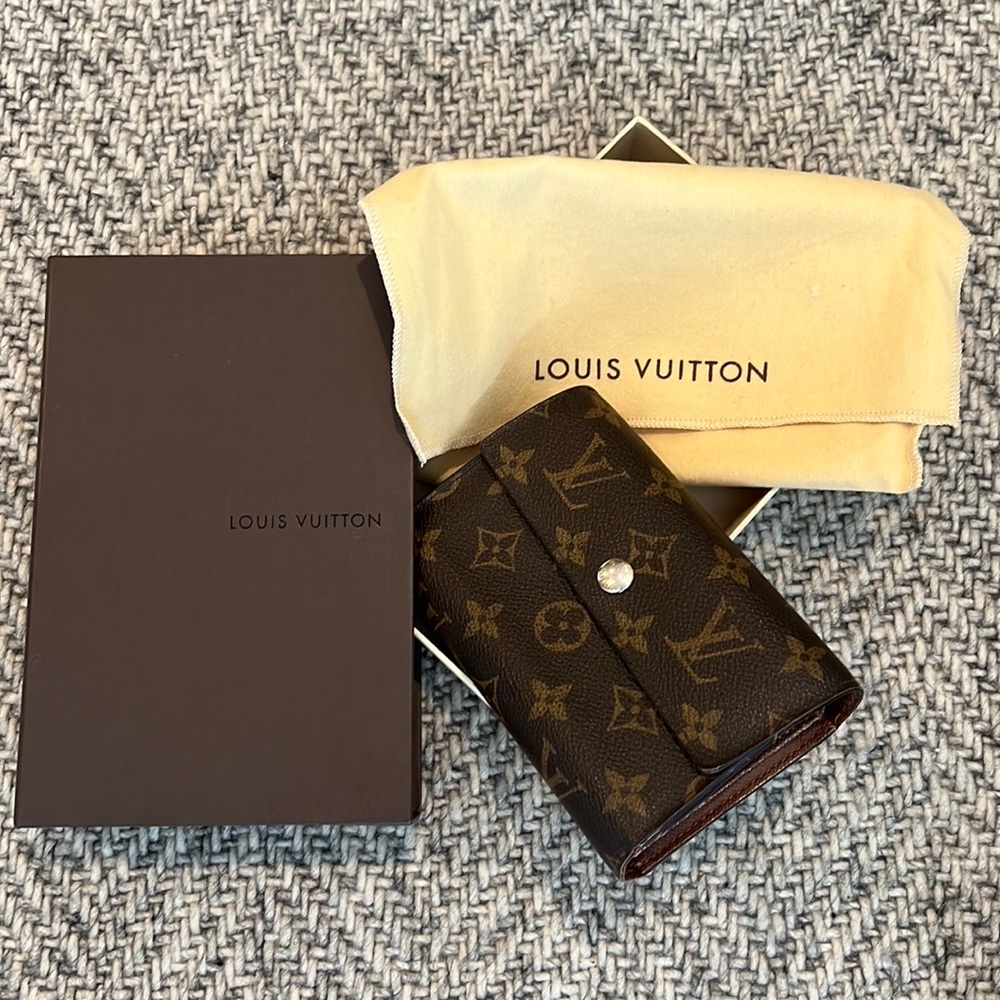 Louis Vuitton Alexandra wallet
